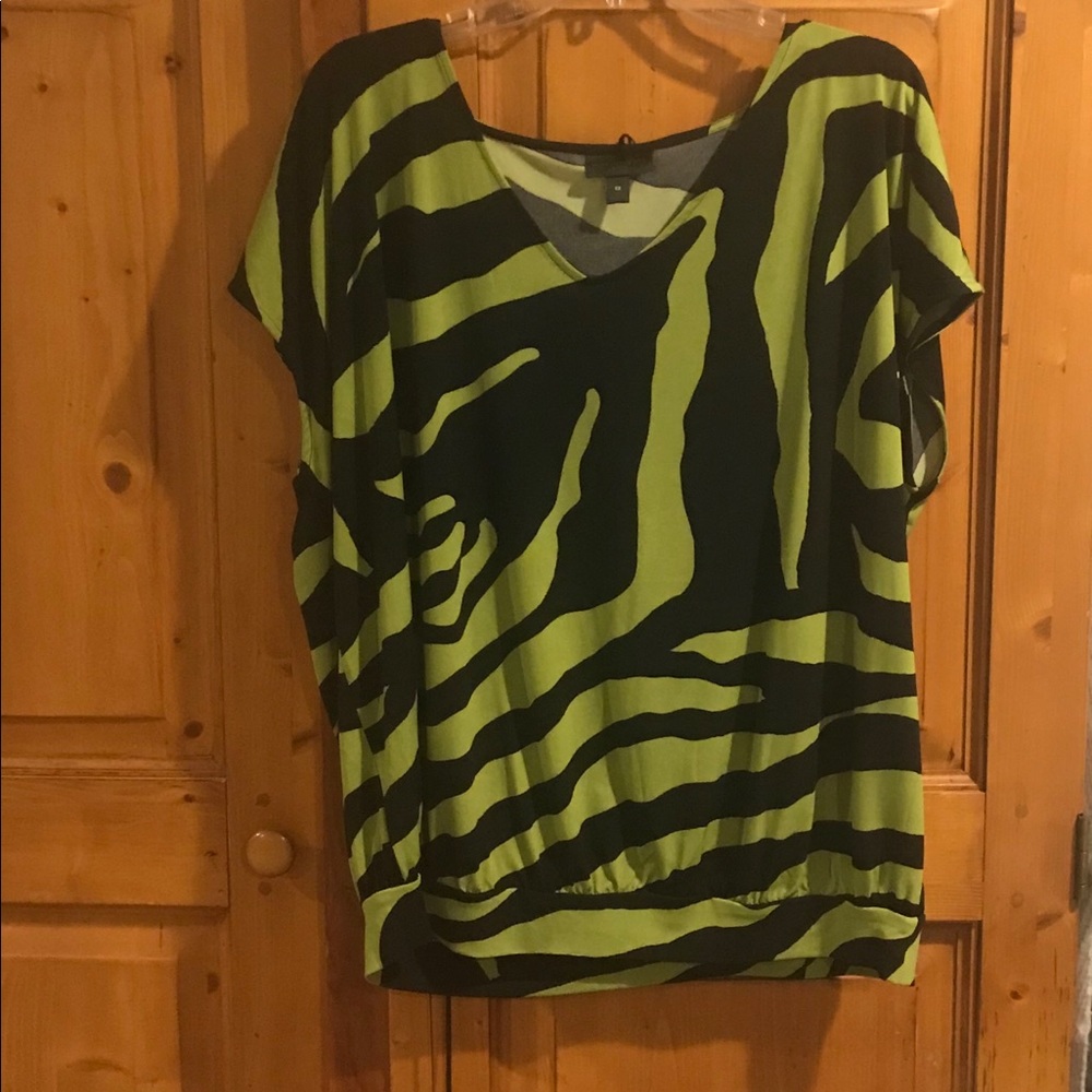 Mose green +black top 1X